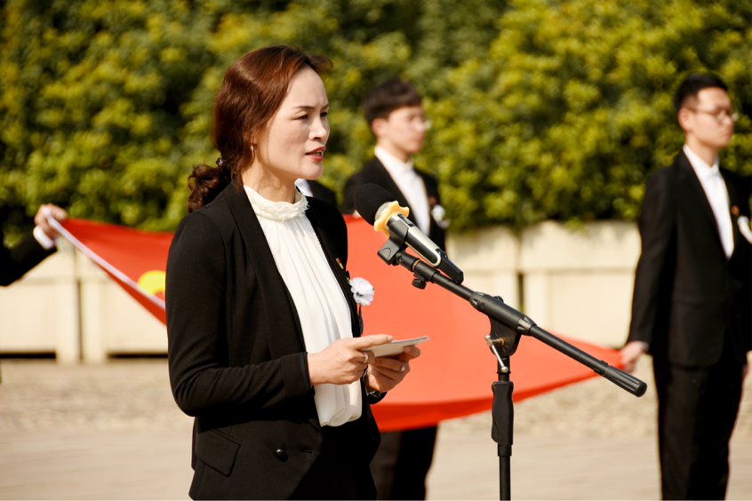 团委副书记沈媛媛主持活动